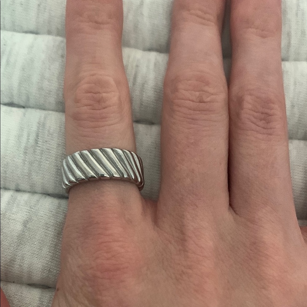 Silver rings - Picture 2 of 6